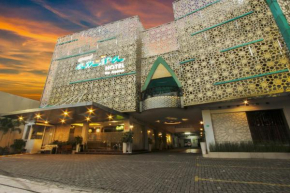 Отель Grand Amira Hotel  Суракарта